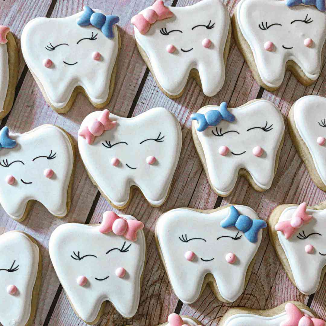 medical cookie cutters, tooth shaped cookie cutter, lips cookie cutter, nurse cookie cutters, stethoscope cookie cutter, syringe cookie cutter, toothbrush cookie cutter, lab cookie cutter, magnifying glass cookie cutter, dentist shape cutters, cookie cutters, cookie moulds, cookie cutter near me, fondant cutters, mini cookie cutters, happy cutters