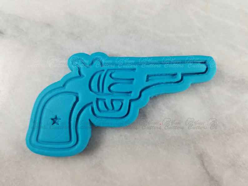Cowboy Revolver Cookie Cutter 2-Piece, Stamp & Outline #1 - SHARP EDGES - FAST Shipping - Choose Your Own Size!,
                      cowboy boot cookie, cowboy cookie cutter, cowboy boot cookie cutter, cowboy hat cookie cutter, dallas cowboys cookie cutter, horse cookie cutter, fortnite cookie cutter, teddy bear face cookie cutter, wilton cookie cutters, mini christmas cutters, jurassic park cookie cutter, bobbies cookie cutters, cookie cutter bath bombs, sonic the hedgehog cookie cutter,
                      